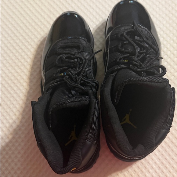 Jordan 11s Gamma - Picture 4 of 4